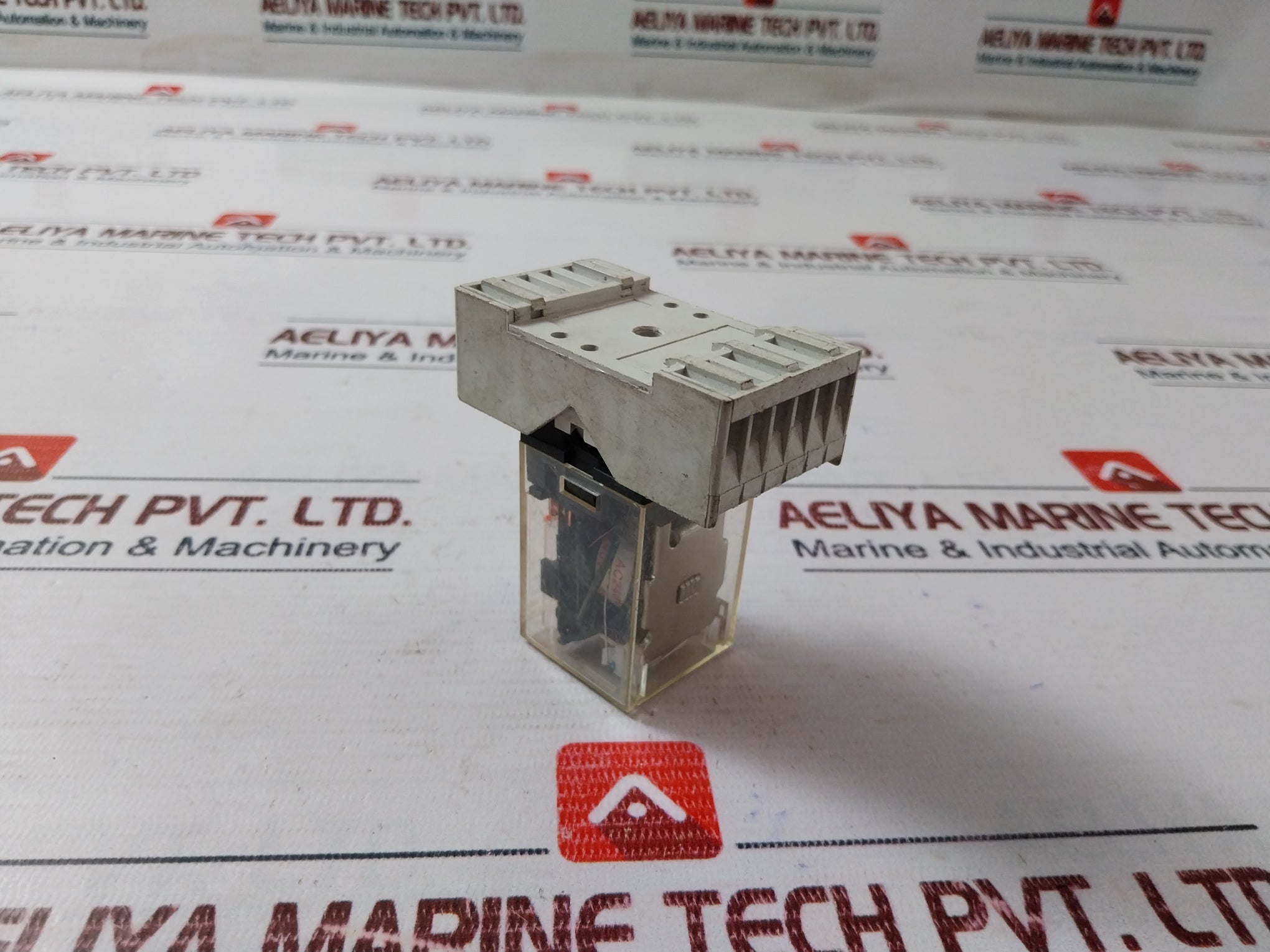 Omron Mk3P5-n Relay With Socket 250V Ac/28V Dc