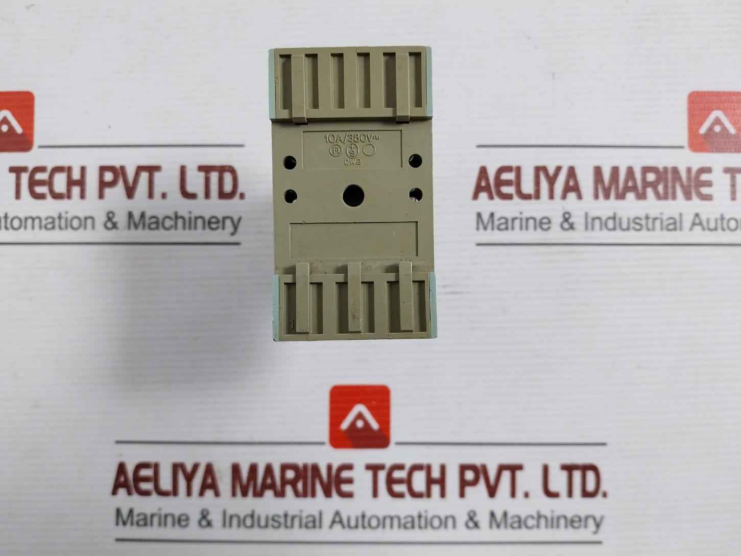 Omron Mk3P5-s Relay Socket 250Vac/28Vdc 10A Res