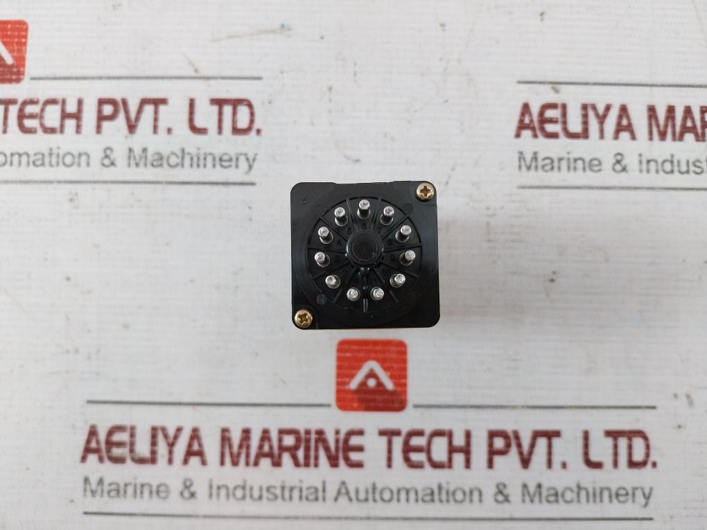 Omron Mk3P Power Relay 100/110Vac 250V 7.5A Pf113A