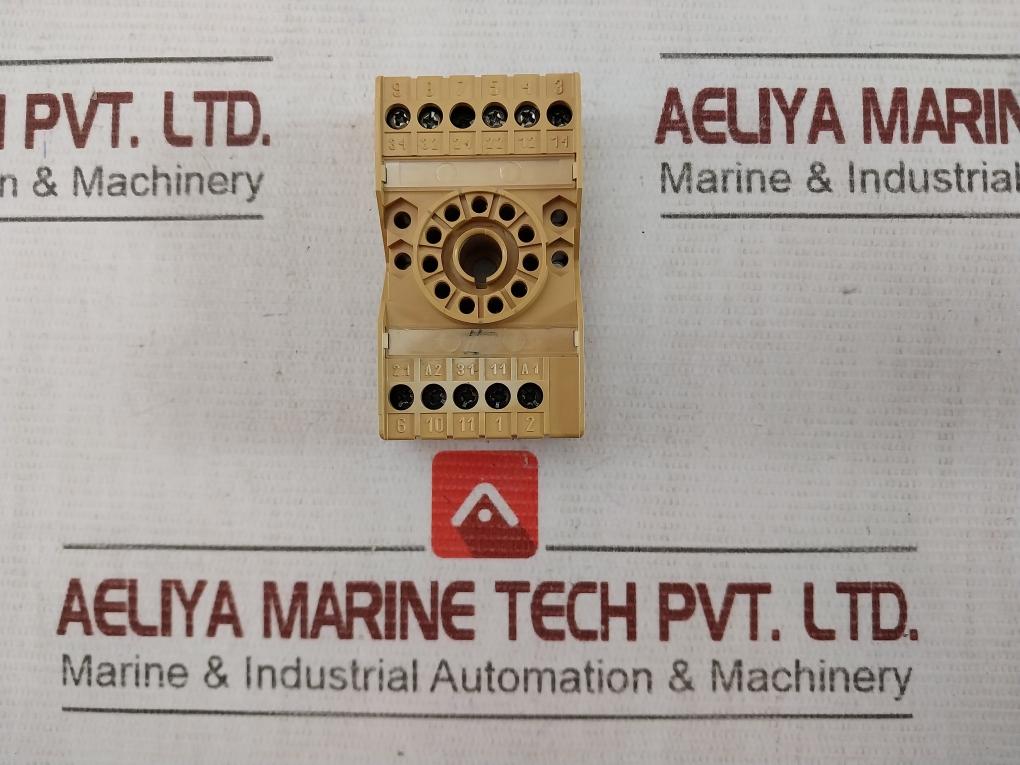 Omron Mks3Pin-5 Single Phase Relay With Base 250V Ac 50/60Hz 29812Ew 30V Dc