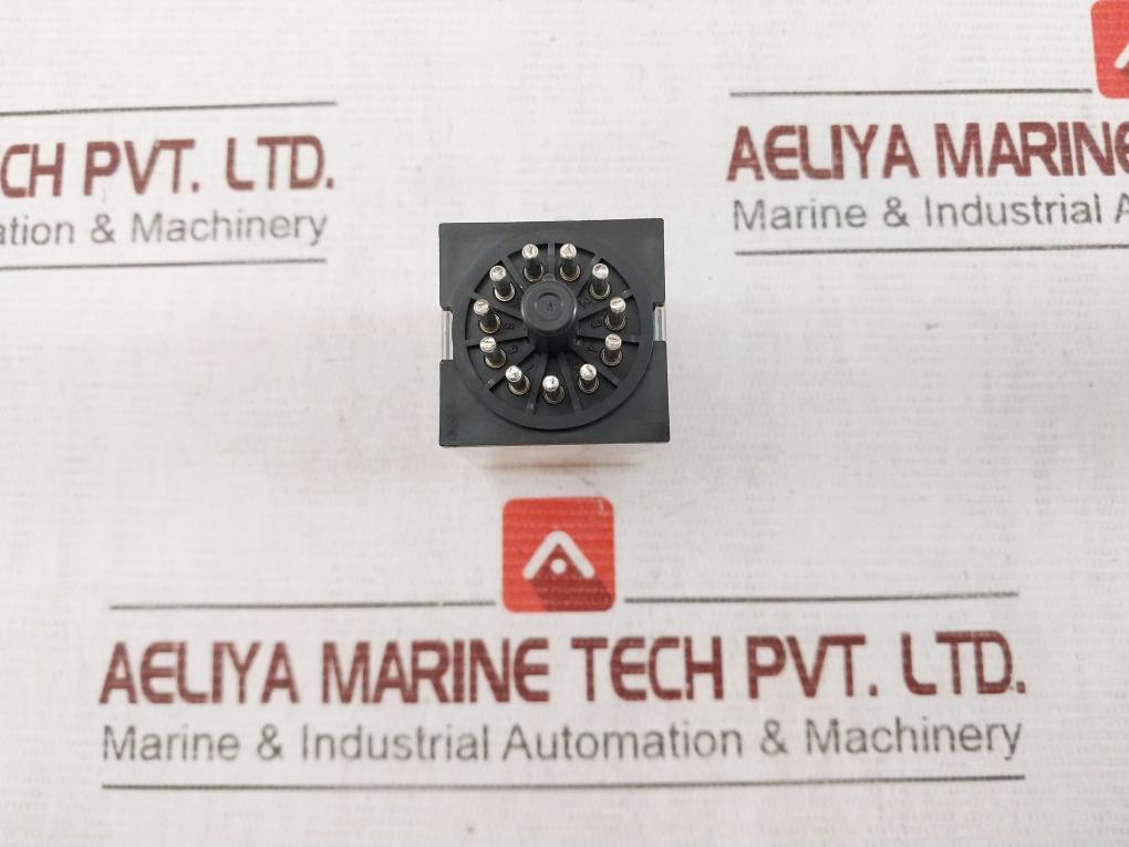 Omron Mks3Pin-5 Single Phase Relay With Base 250V Ac 50/60Hz 29812Ew 30V Dc