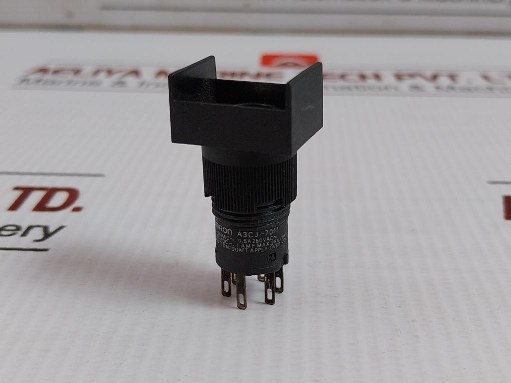 Omron Momentary Panel Switch 0.5A 250Vac A3Cj-7011