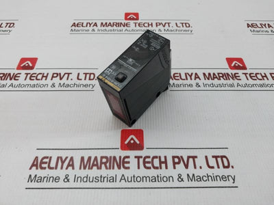 Omron Multi Voltage Photoelectric Sensor E3Jm-r4M4-g