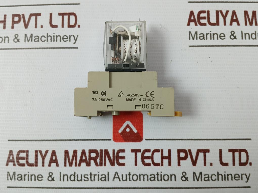 Omron My2N Miniature Power Relay With Socket Iec255 24V Dc 7A 250Vac