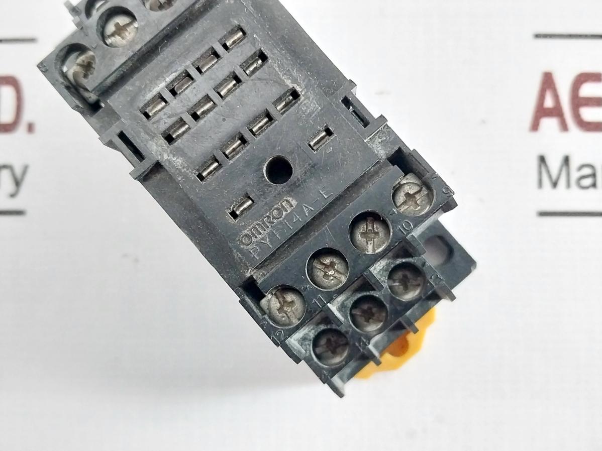 Omron My4-d Miniature Power Relay W/ Socket Pyf14A-e 5A 28V-dc1 Iec255 24Vdc