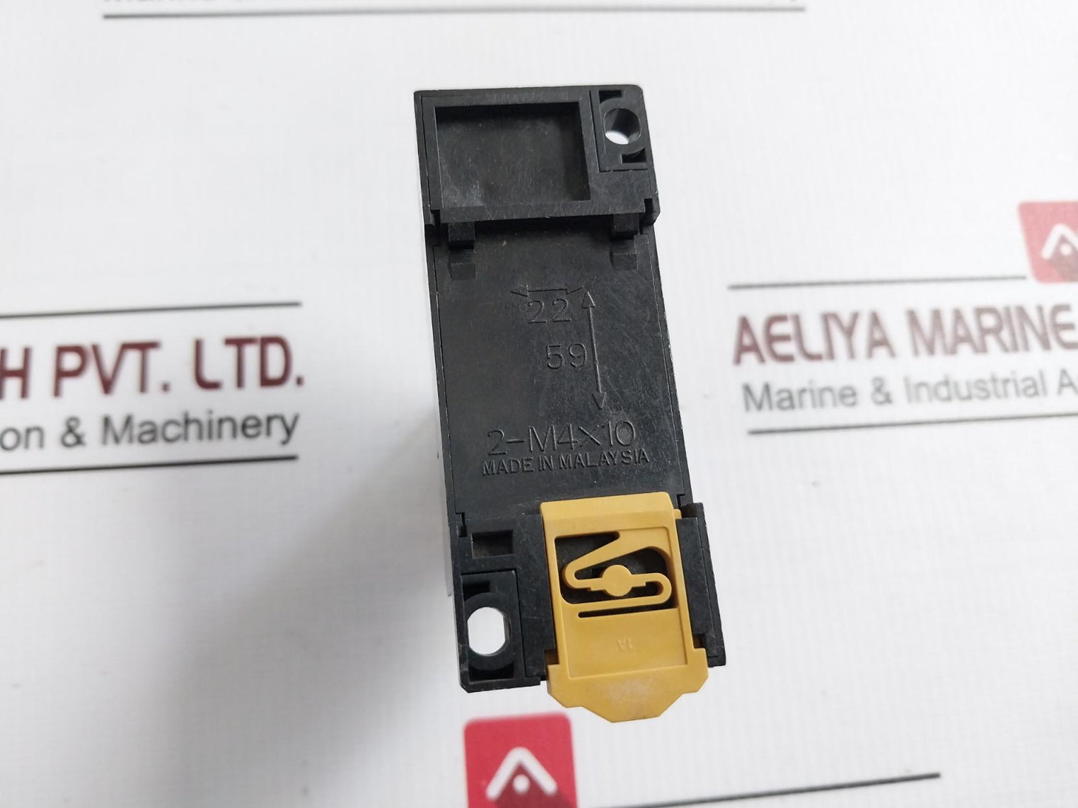 Omron My4I4N Power Relay With Base 24Vdc 5A 240Vac 28Vdc 250Vac