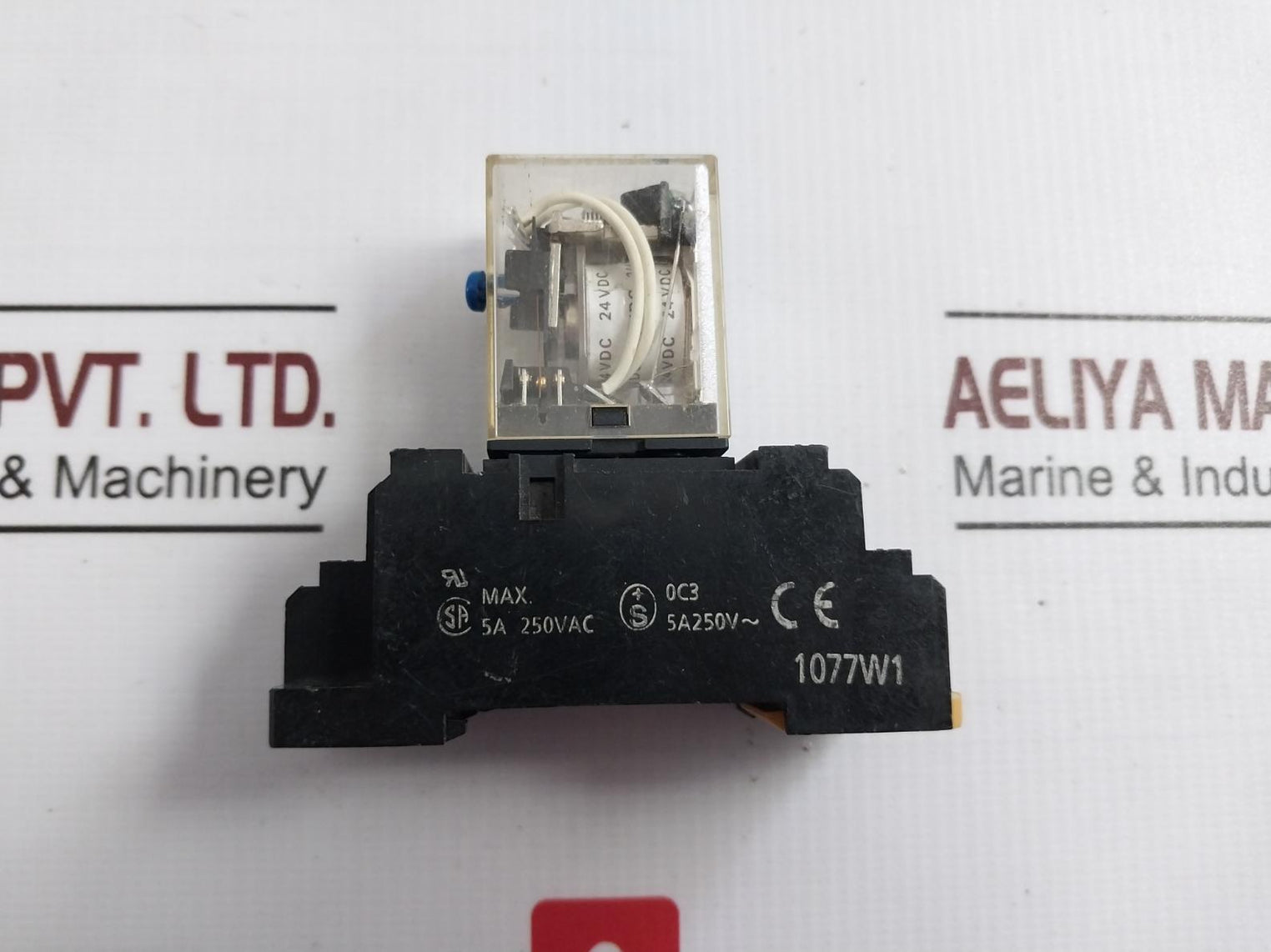 Omron My4I4N Power Relay With Base 24Vdc 5A 240Vac 28Vdc 250Vac