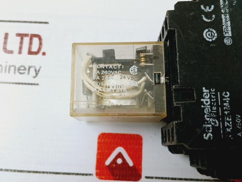 Omron My4 Miniature Power Relay With Schneider Rxze1M4C Plugin Socket 5A 240Vac