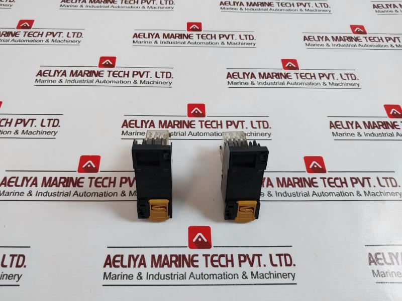 Omron My4 Miniature Power Relay With Socket 0756yt 24vdc