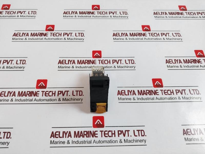 Omron My4 Miniature Power Relay With Socket 0756yt 24vdc