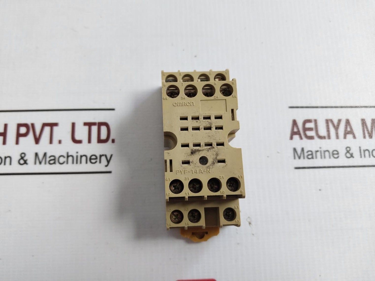 Omron My4N Miniature Power Relay With Base 24Vdc Pyf-14A-n