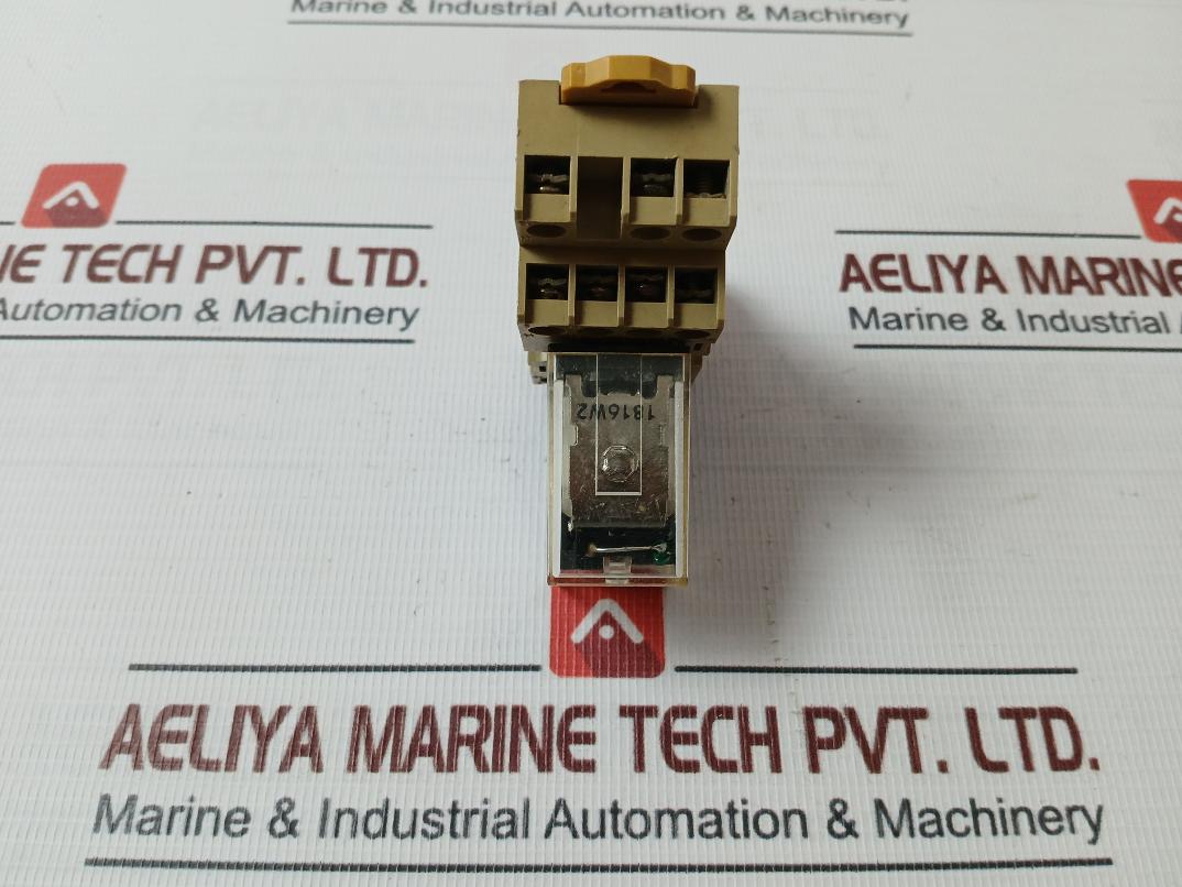 Omron My4N Power Relay W/ Socket Pyf-14A-n 5A 250Vac 23X4W1 Oc3