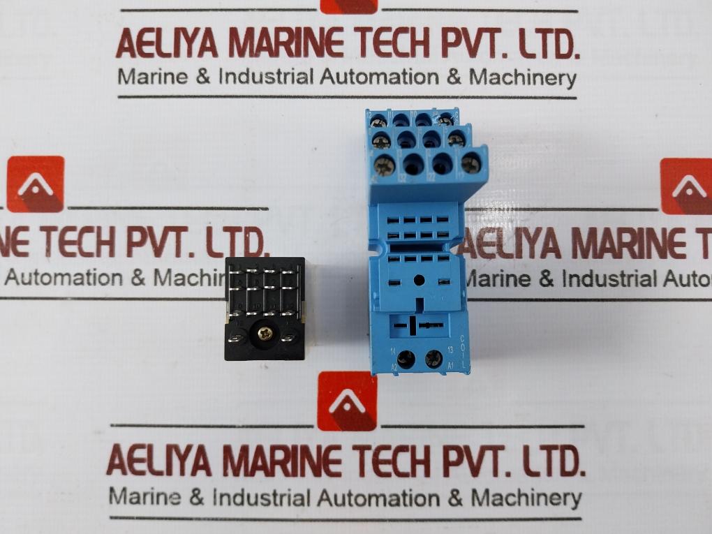 Omron My4N Relay 5A 240Vac 5A 28Vdc Coil 100/110Vac