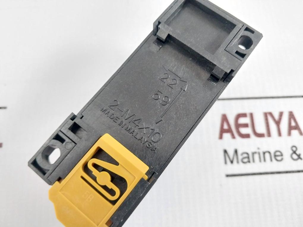 Omron My4Nj Power Relay 100/110Vac 5A 250Vac 3A 150Vac~& 240Vac 28Vdc Pyf14A-e