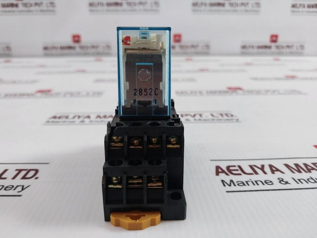 Omron My4Nj Power Relay 100/110Vac 5A 250Vac 3A 150Vac~& 240Vac 28Vdc Pyf14A-e