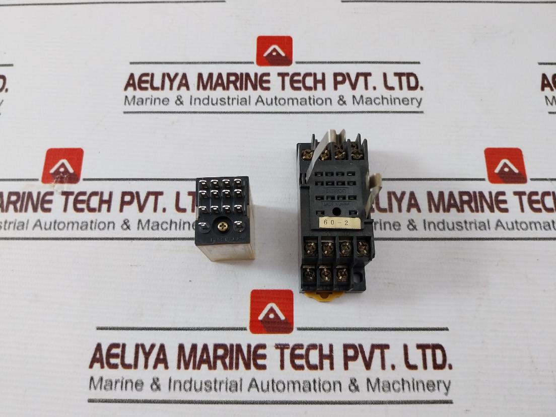 Omron My4Z-d Relay 5A 28Vdc Pyc-a1 Max. 5A 250V Pyf14A