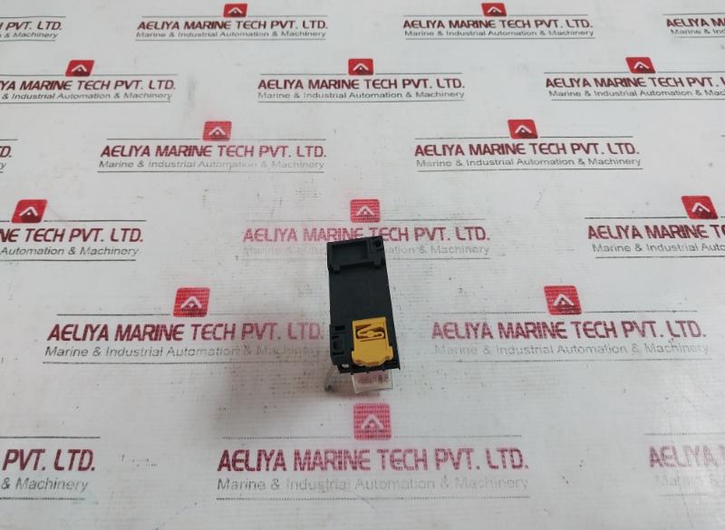 Omron My4Zn-d2 Miniature Power Relay 24Vdc 5A 250Vac 30Vdc