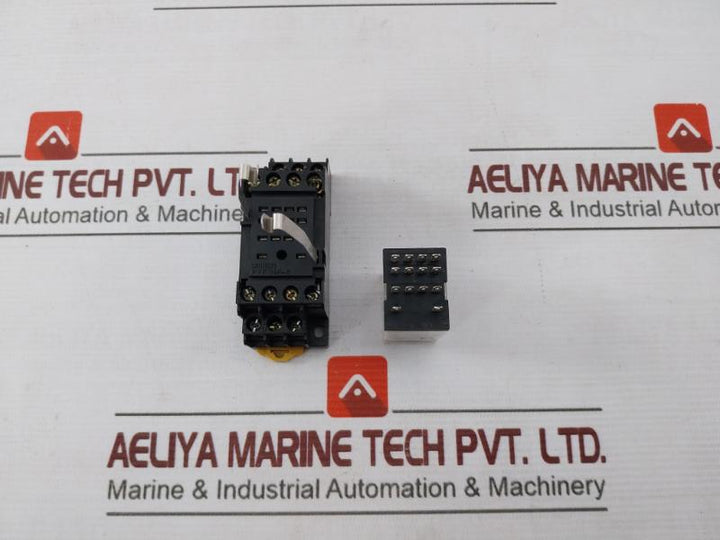 Omron My4Zn-d2 Miniature Power Relay W/ Base 30Vdc Pyf14A-e Max.5A 250Vac 24Vdc