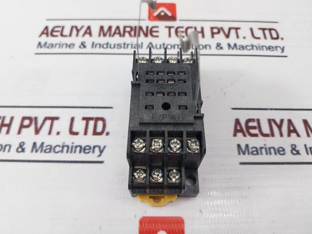 Omron MY4ZN-D2/PYF14A Relay with Socket 24Vdc