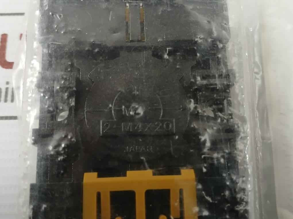 Omron P2Cf-08 Relay Socket 10A 250Vac