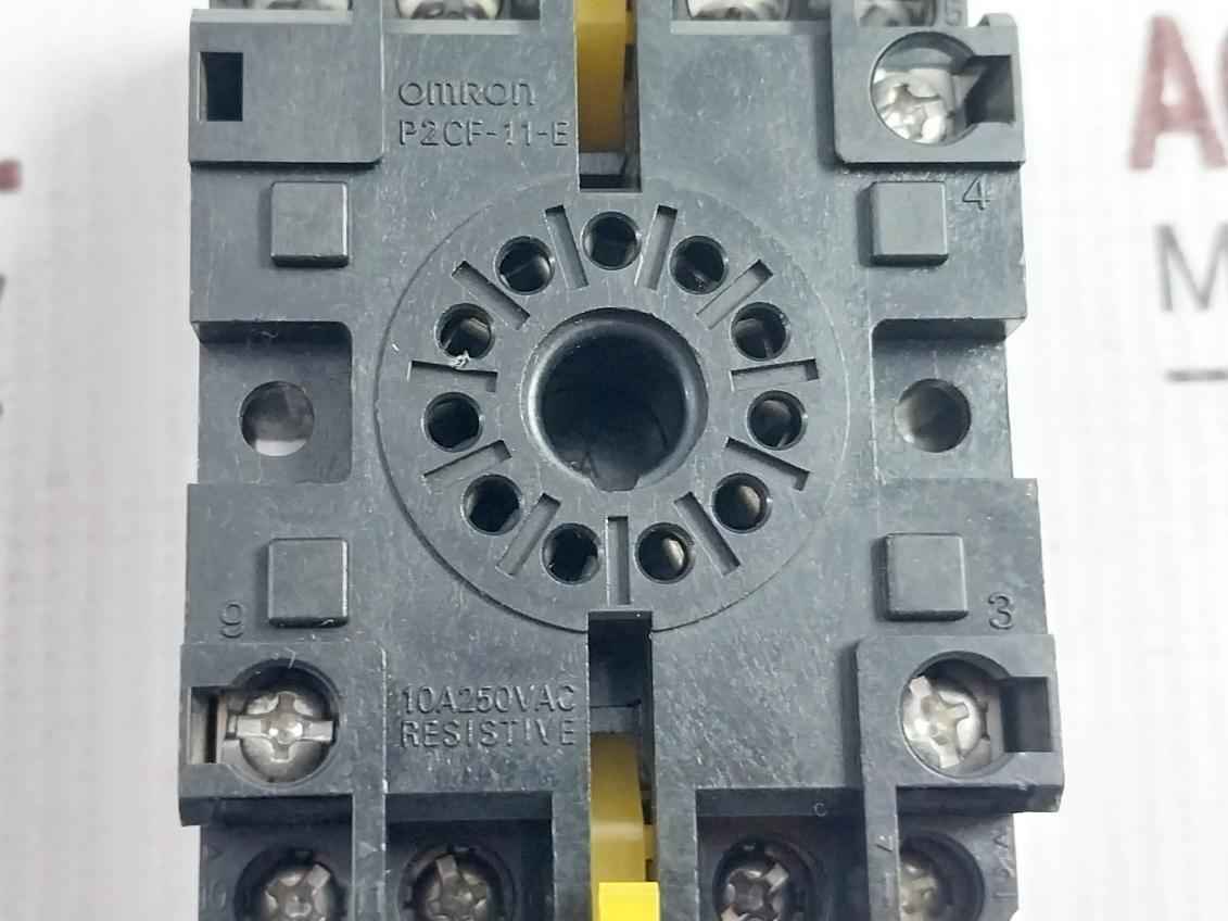 Omron P2Cf-11-e Relay Socket 10A 250Vac.