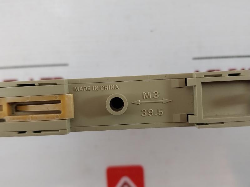 Omron P2Rf-05-e Socket Din Rail/Surface Mounting 5-pin Screw Terminals 10A 250V Ac