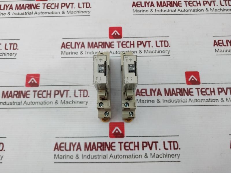 Omron P2Rf-05-e Socket With Relay Ac250V Dc30V