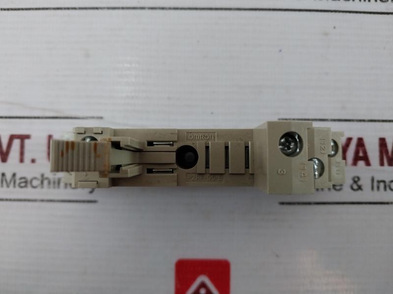 Omron P2Rf-05-e Socket With Relay Ac250V Dc30V