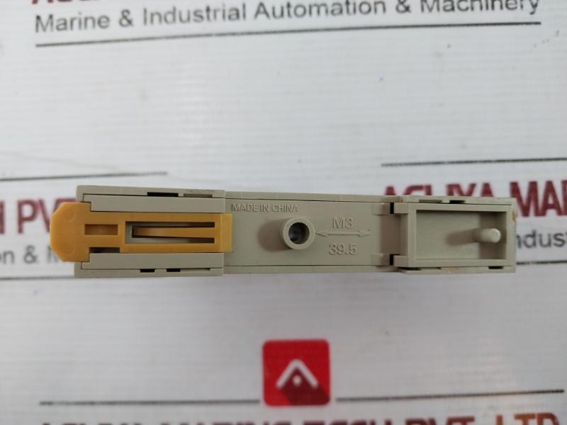 Omron P2Rf-05-e Socket With Relay Ac250V Dc30V