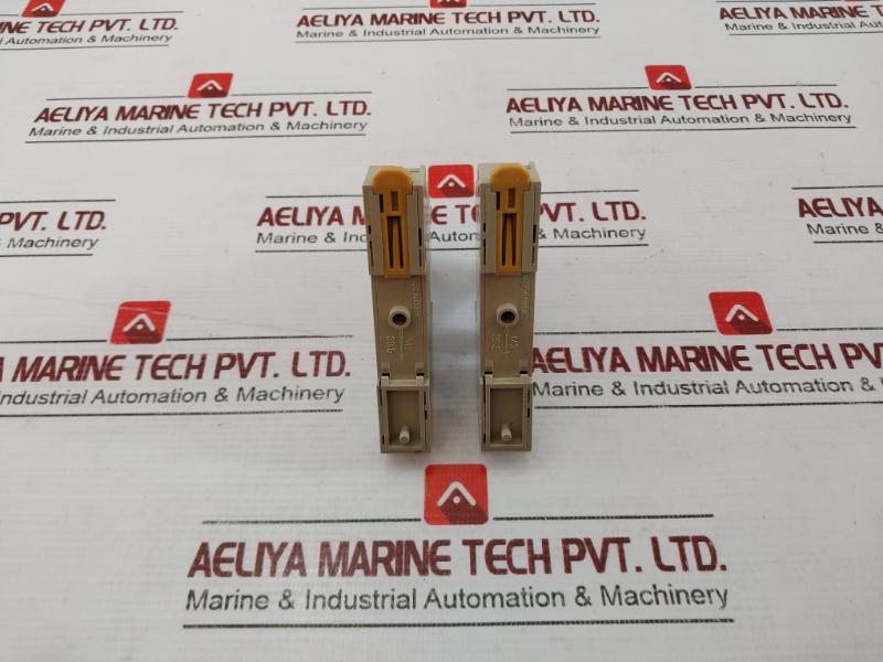 Omron P2Rf-05-e Socket With Relay Ac250V Dc30V