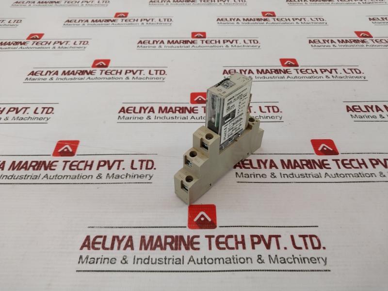 Omron P2Rf-05-e Socket With Relay Ac250V Dc30V