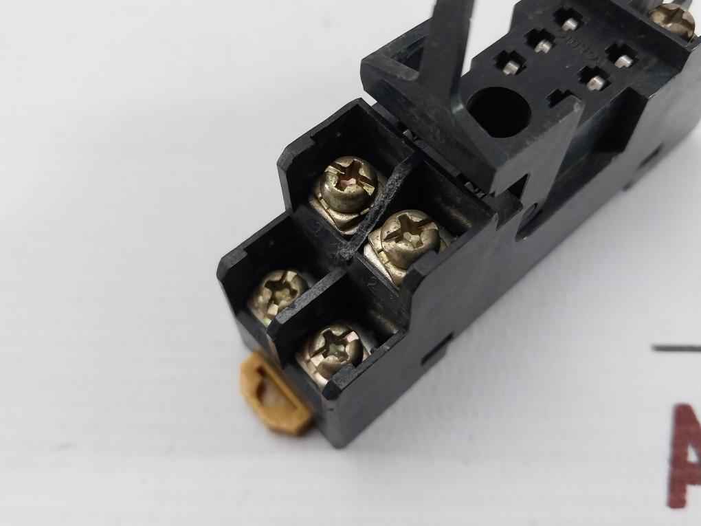 Omron P2Rf-08 Relay Socket