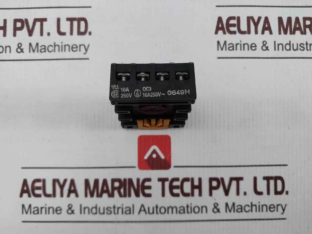 Omron Pf083A-e Relay Socket 10A 250V~