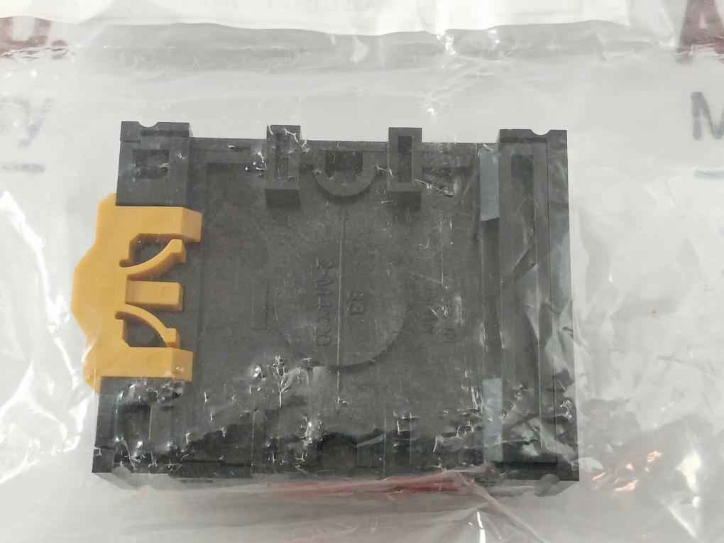 Omron Pf083A Relay Socket