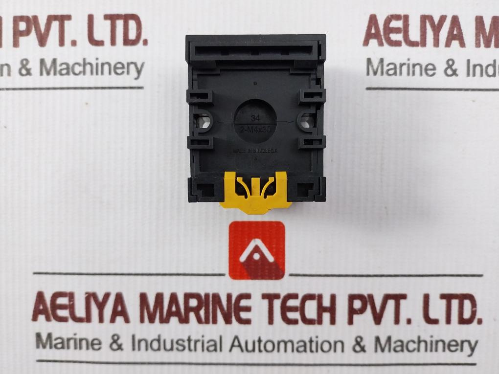 Omron Pf113A-e Relay Socket 10A 250V