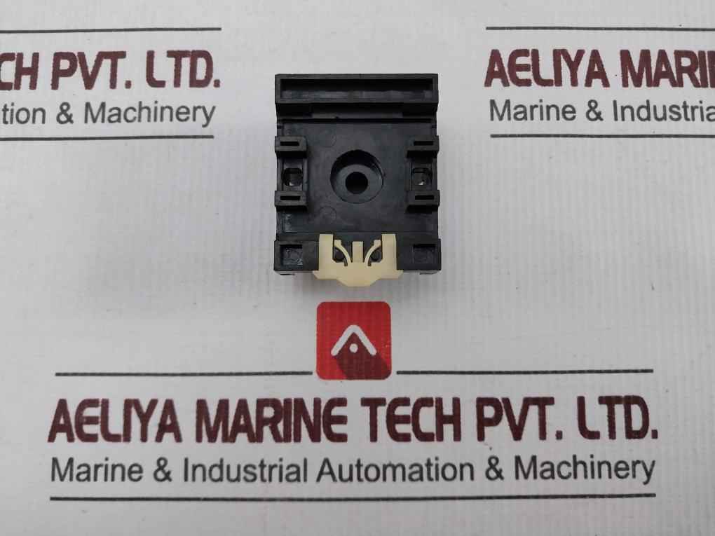 Omron Pf113N Relay Socket Base 250V~ 10A