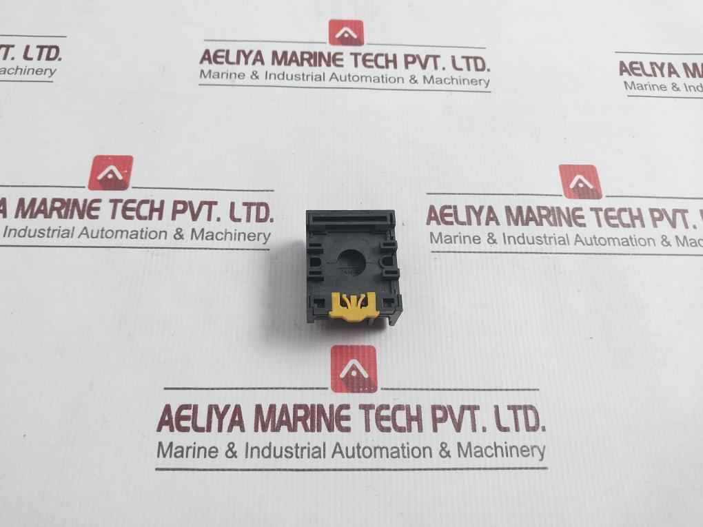 Omron Pf113a-e Relay Socket