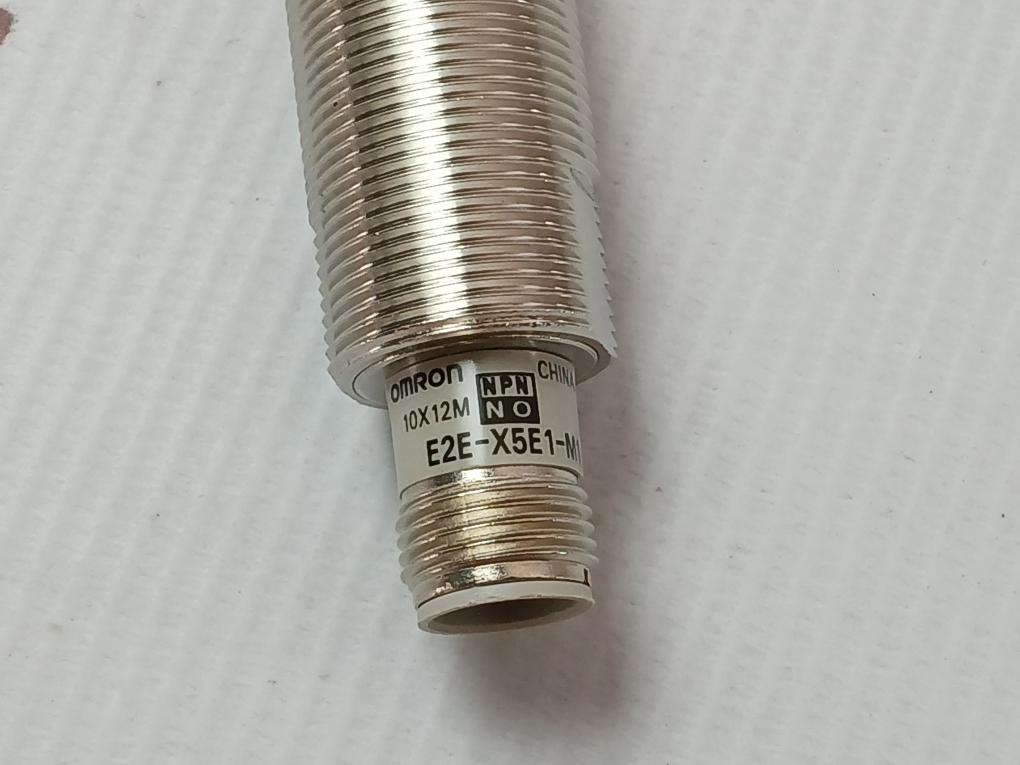 Omron  Proximity Sensor 12-24V Dc E2E-x5E1-m1