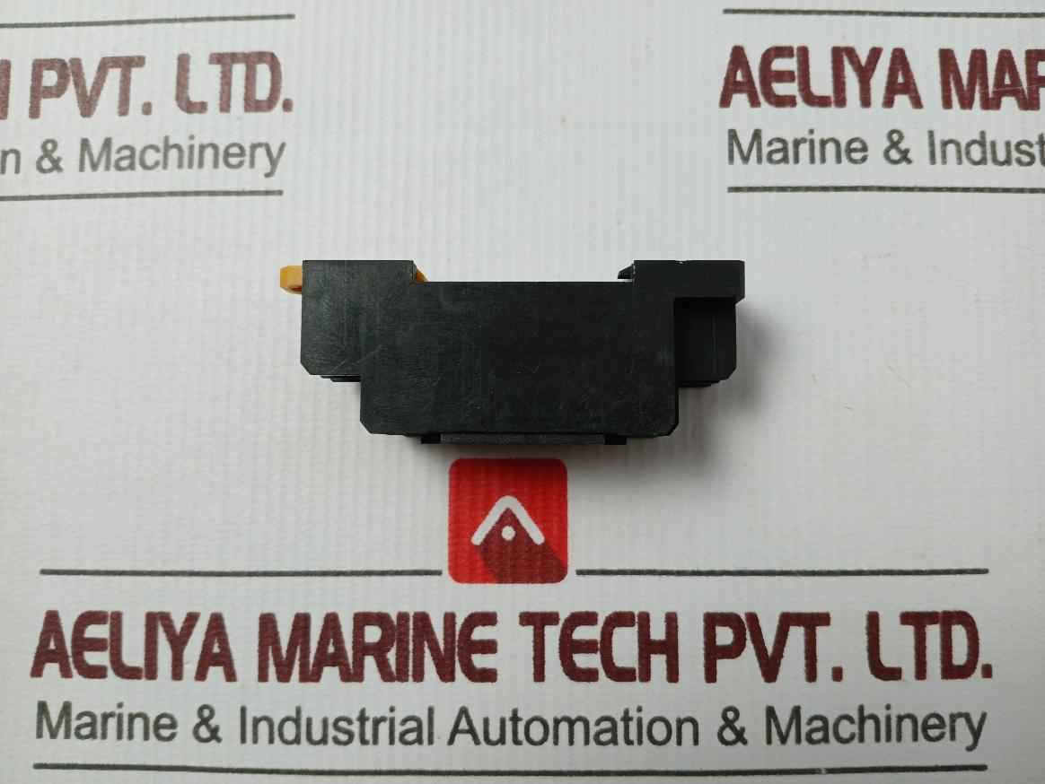 Omron Ptf08A Relay Socket