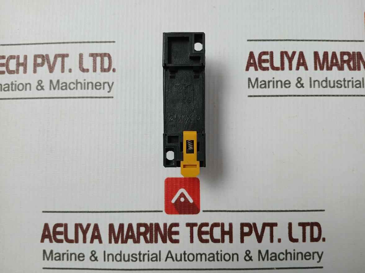 Omron Ptf08A Relay Socket