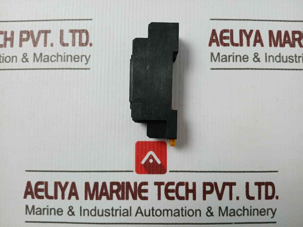 Omron Ptf08A Relay Socket