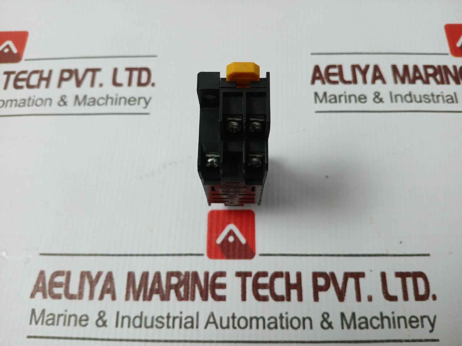 Omron Ptf08A Relay Socket