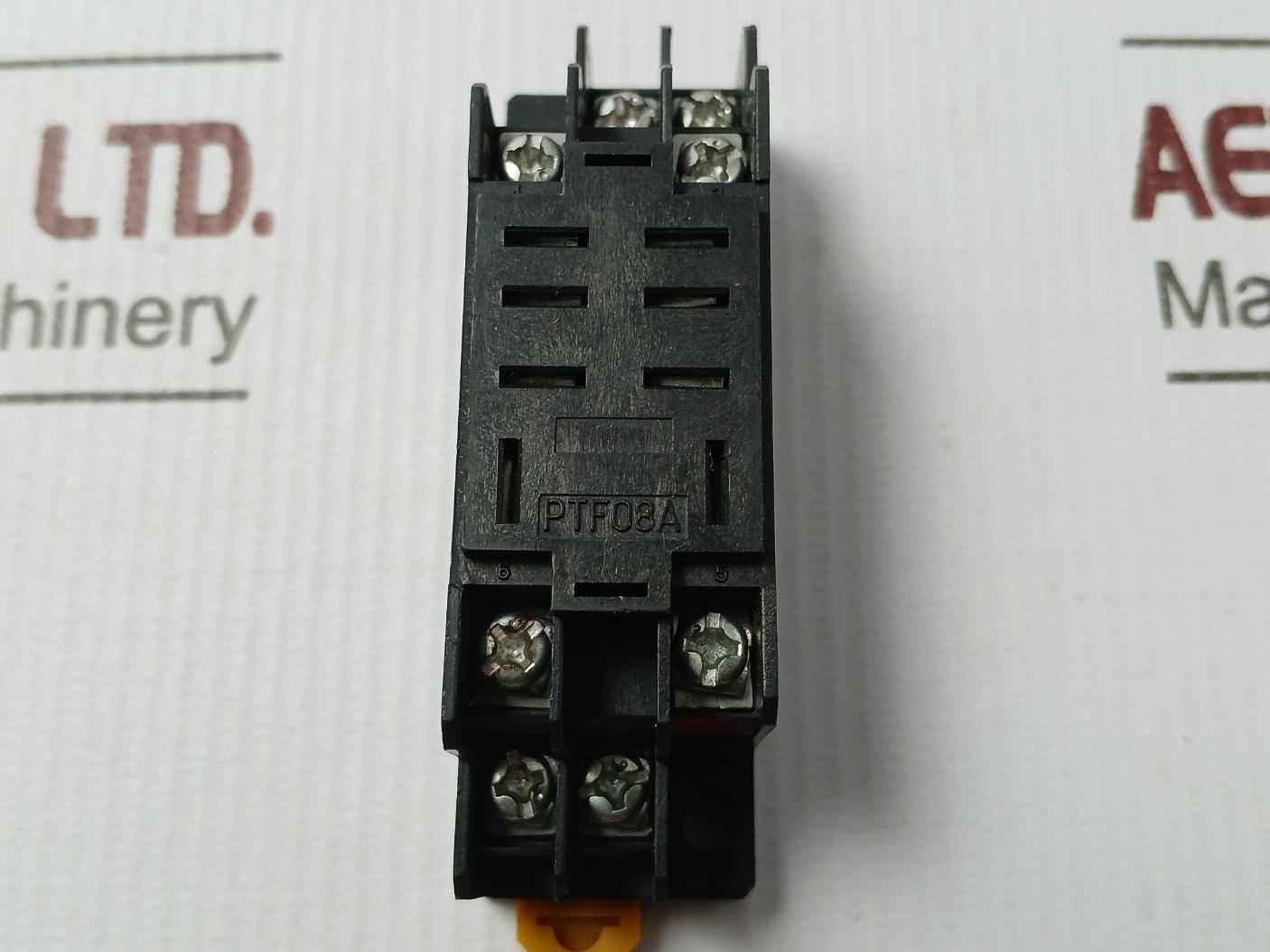 Omron Ptf08A Relay Socket