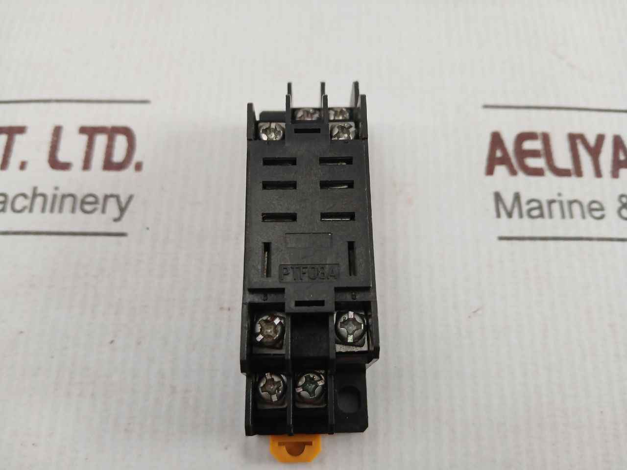 Omron Ptf08A Relay Socket