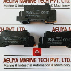 Omron Ptf14a-e Relay Base Max 10a 240v