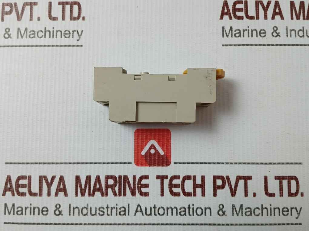 Omron Pyf08A-n Base Relay Socket 5A 250Vac 2690Cx