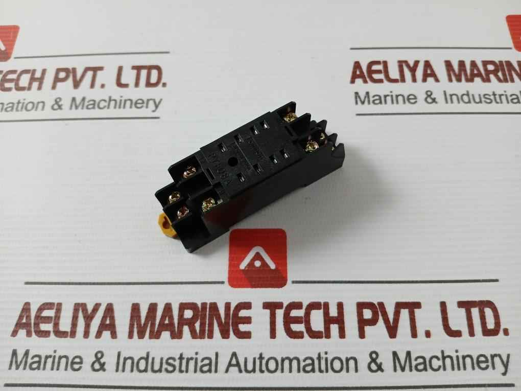 Omron Pyf08A Relay Base Module