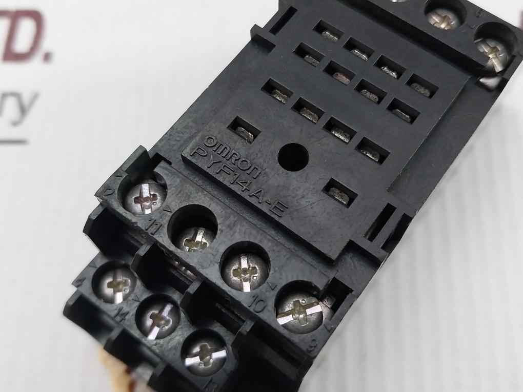 Omron Pyf14A-e Relay Socket Base