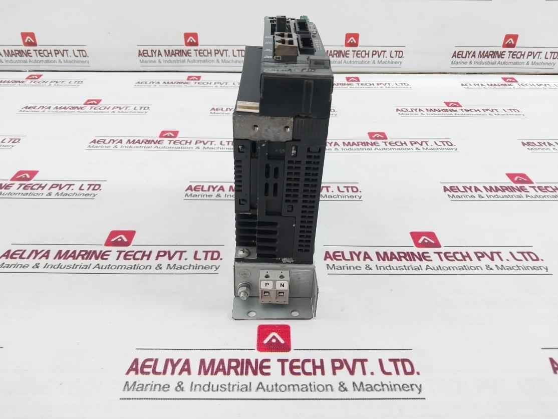 Omron R88D-kn04H-ect Ethercat Ac Servo Drive 200-240V 400W 2.1