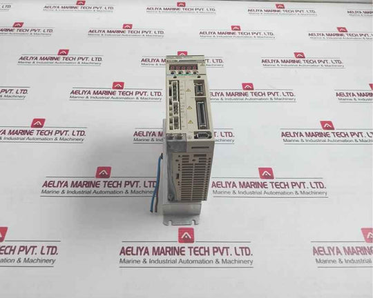 Omron R88D-wt01H Ac Servo Driver 200V-230V Ac 50/60Hz